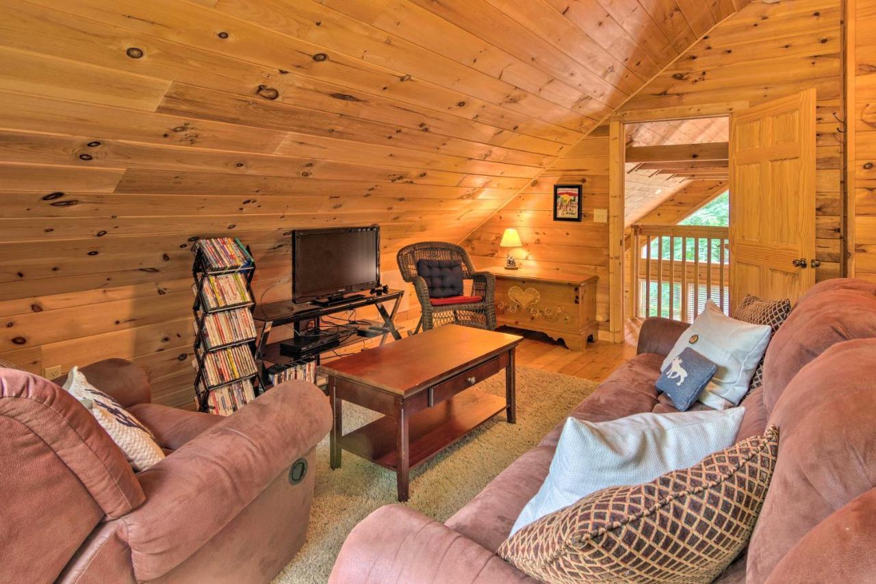 Moonshine Manor Cabin With Hot Tub, Near Lake Lure Exterior photo