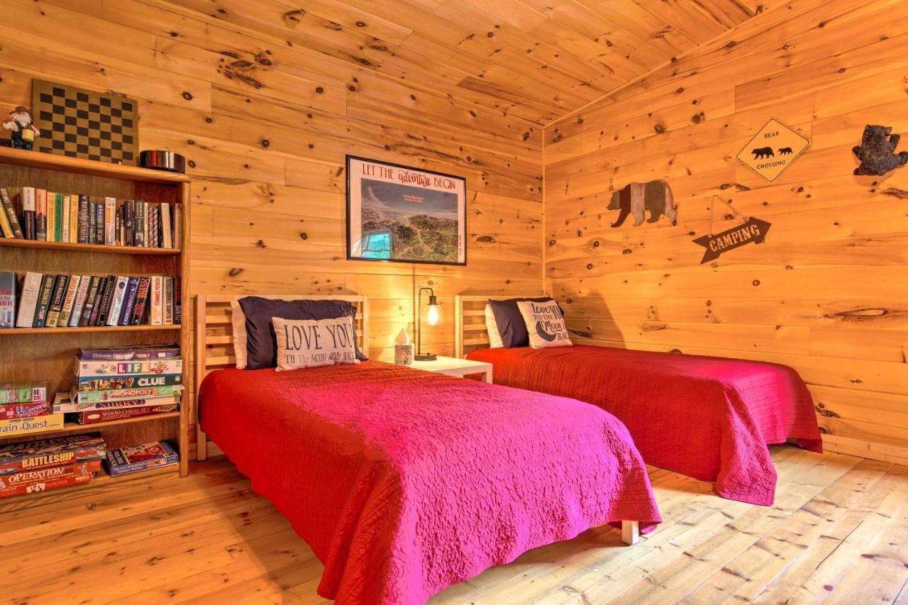 Moonshine Manor Cabin With Hot Tub, Near Lake Lure Exterior photo