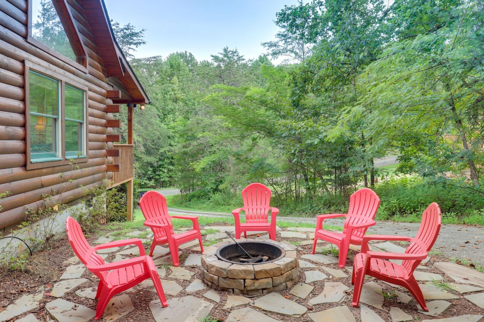 Moonshine Manor Cabin With Hot Tub, Near Lake Lure Exterior photo